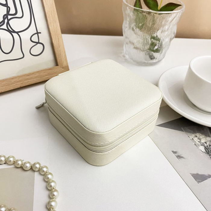 Cutie de bijuterii portabila VarioShop®, eleganta, compacta, versatila, cu doua separatoare detasabile si fermoar, pentru depozitarea colierelor, inelelor, cerceilor, piele ecologica, 10 x 10 x 5 cm, [12]