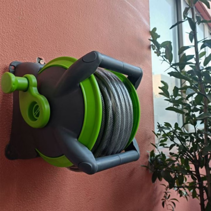 Furtun de gradina VarioShop®, 15 m, 1/2", 4 straturi, cu suport de perete, duza reglabila si conectori rapizi, rezistent UV [12]