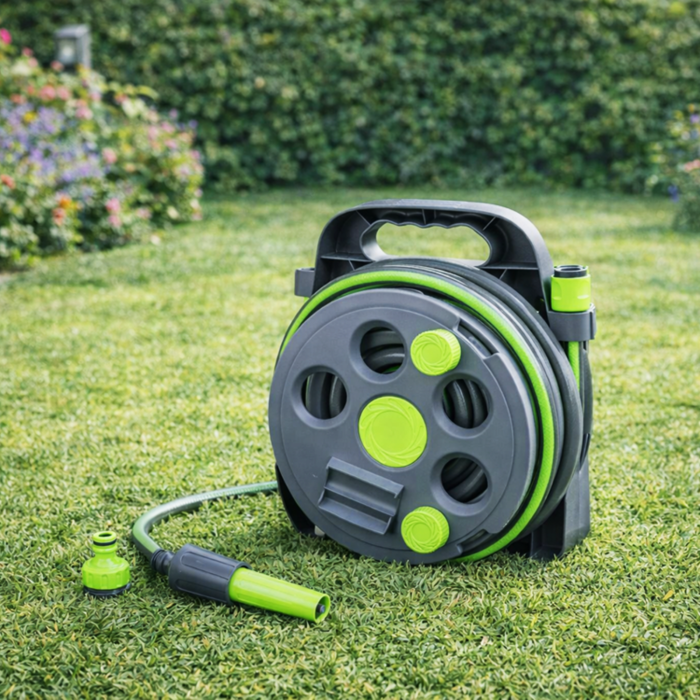 Furtun de gradina VarioShop®, 15 m, 1/2", 4 straturi, cu suport de perete, duza reglabila si conectori rapizi, rezistent UV [6]