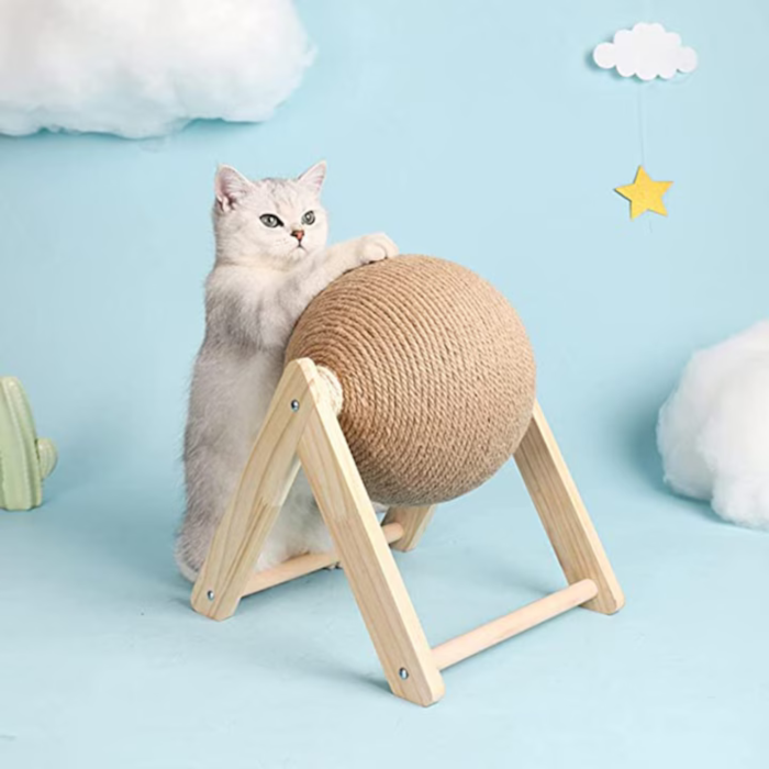 Jucarie interactiva pentru pisici VarioShop®, minge rotativa din sisal pentru zgariat, baza din lemn, include catnip, rezistenta la uzura, 20 cm, bej [8]