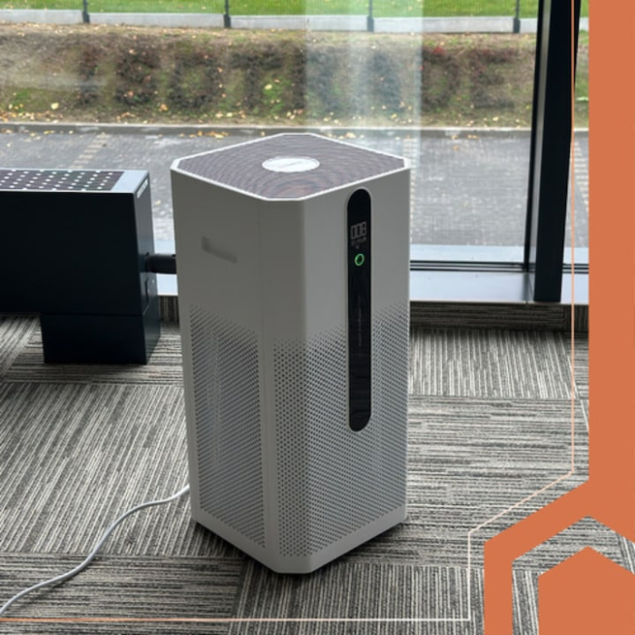 Purificator de aer inteligent VarioShop®, HEPA H12, ionizare, WiFi Smart Life, CADR 370 m³/h, ultra-silențios 21 dB, consum 35 W, pentru alergici, copii și animale, până la 80 m² [8]