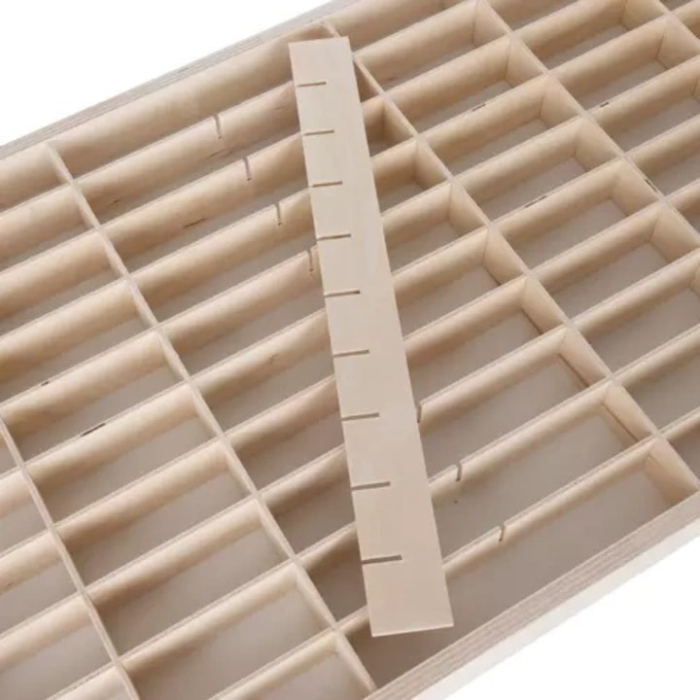 Raft din lemn pentru copii cu 80 de compartimente, placaj pin, compartimente modulare 4 x 9.2 x 4.8 cm, montare pe perete sau pe birou, organizator masinute si miniaturi, kit de asamblare inclus [7]