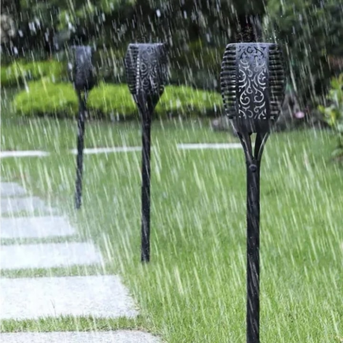 Set 4 lampi solare LED cu efect de flacara naturala VarioShop®, iluminat decorativ pentru gradina, terasa sau alei, rezistente la intemperii, cu 12 LED-uri si baterie incorporata, 51 cm, Negru [5]