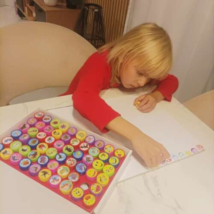 Set creativ cu 60 de stampile multicolore VarioShop®, distractie si invatare pentru copii cu modele vesele de animale si emoticoane, perfect pentru decorarea caietelor, felicitarilor si joaca artistic [8]