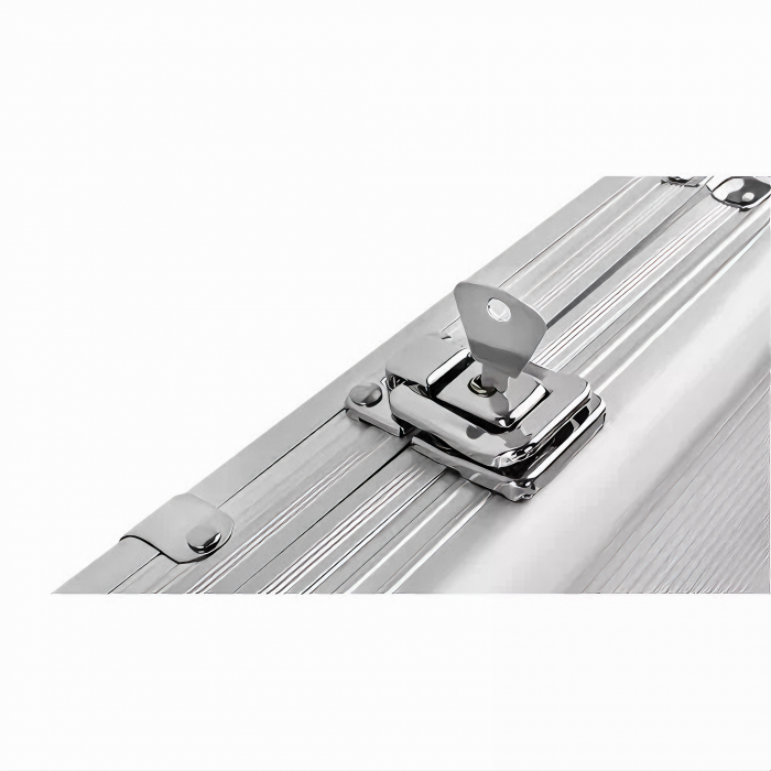Set de Joc Poker Deluxe XXL VarioShop®, Ideal pentru Texas Holdem cu 500 Jetoane, Include 5 Zaruri, 2 Seturi de Carti, Echipat cu Servieta Securizata din Aluminiu, Argintiu [19]