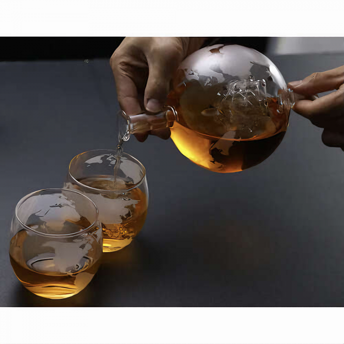 Set decantor VarioShop®️, Forma de Glob Pamantesc, 2 Pahare cu Imprimeu, 9 Cuburi din Roca pentru Whiskey, 2 Suporturi Din Pluta, Cleste, Palnie, 850ml [13]