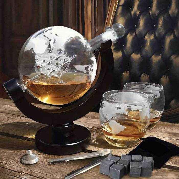 Set decantor VarioShop®️, Forma de Glob Pamantesc, 2 Pahare cu Imprimeu, 9 Cuburi din Roca pentru Whiskey, 2 Suporturi Din Pluta, Cleste, Palnie, 850ml [14]
