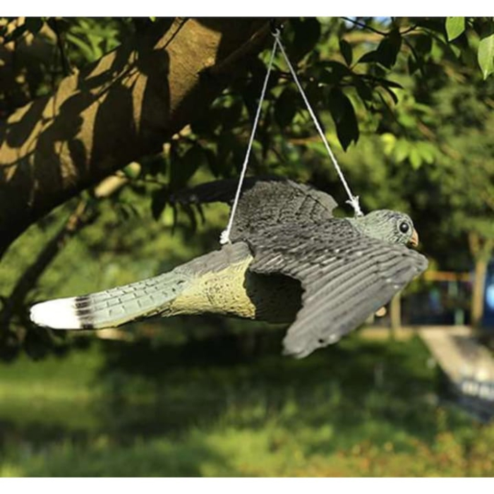 Soim zburator realist pentru alungarea pasarilor VarioShop®, sperietoare suspendabila cu aripi detasabile, miscare naturala in vant, eficient impotriva porumbeilor si graurilor, 51 x 34 x 8 cm [4]