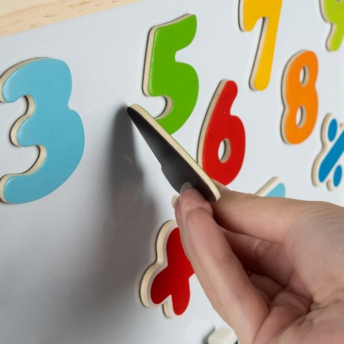 Tabla magnetica interactiva 2 in 1 VarioShop®, compacta, fata dubla, include marker, creta, burete, set de numere, non-toxic, lemn, 43 x 43 cm, Negru/Bej [5]