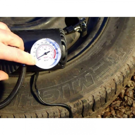 Compresor auto VarioShop®, 12v/220V, 17 bar, cu indicator de presiune, Ideal pentru pomparea rotilor auto, mingilor, saltelelor, Constructie fiabila, durabila si usor de utilizat, Negru [5]