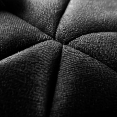 Culcus pentru Pisici si Caini VarioShop® in forma de casa cu urechi de pisica, material din plus, moale, confortabil, rezistent la apa, usor de spalat si intretinut, 36 x 36 x 36 cm, Negru [13]