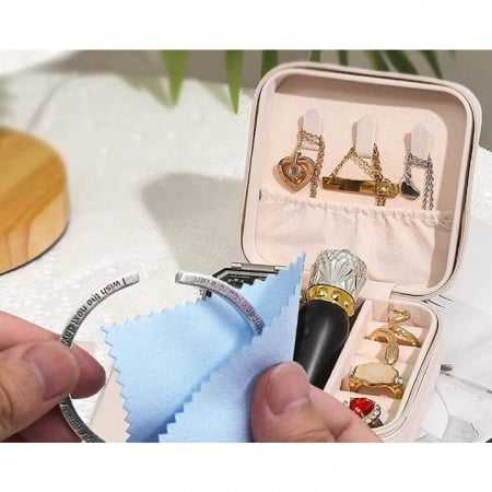 Cutie de bijuterii portabila VarioShop®, eleganta, compacta, versatila, cu doua separatoare detasabile si fermoar, pentru depozitarea colierelor, inelelor, cerceilor, piele ecologica, 10 x 10 x 5 cm, [9]