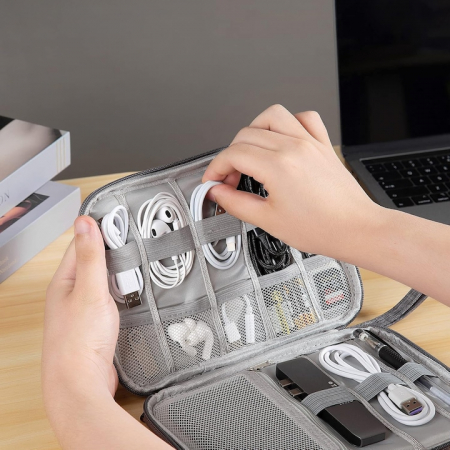 Geanta Organizatoare Accesorii Electronice Voiaj VarioShop ®, pentru Calatorie, Depozitare Cabluri, Carduri de Memorie, Stick, Adaptoare, Curele Elastice, Maner Transport, Impermeabila, 24 x 17 x 3 cm [3]