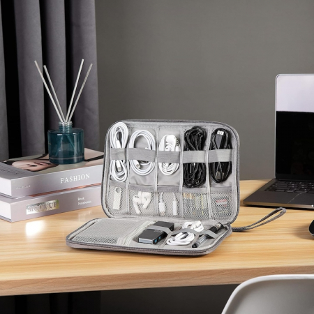Geanta Organizatoare Accesorii Electronice Voiaj VarioShop ®, pentru Calatorie, Depozitare Cabluri, Carduri de Memorie, Stick, Adaptoare, Curele Elastice, Maner Transport, Impermeabila, 24 x 17 x 3 cm [1]