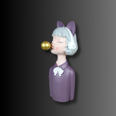 Figurine si statuete - Statueta FATA CU BALON DE AUR