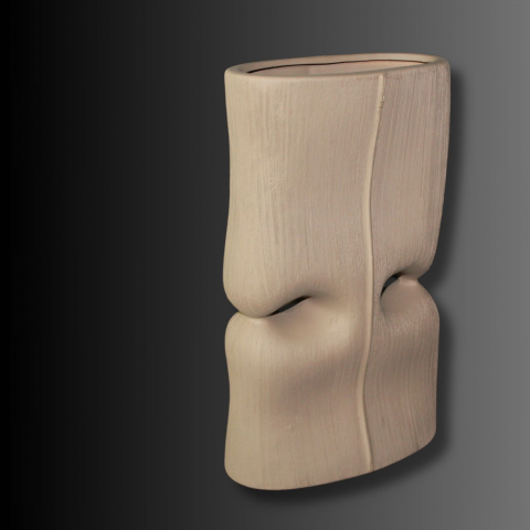Shadow Vase, vaza  decorativa cu decupaj central, design modern [1]