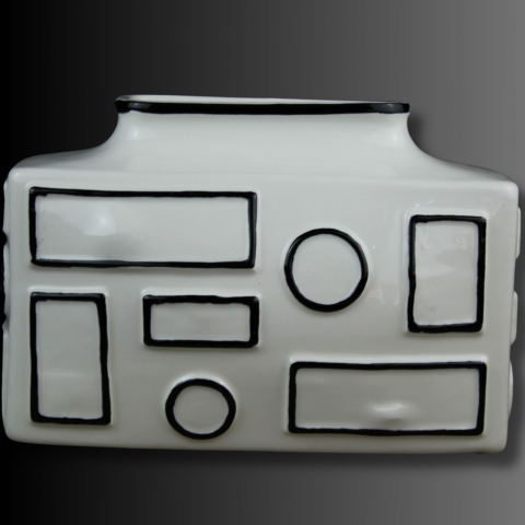 Vaze decorative - RADIO VASE, o vazǎ ce evoca aspectul unui radio vintage