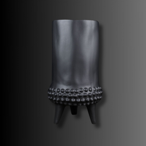 Vaze decorative - FORGE vazǎ cu picioare neagră