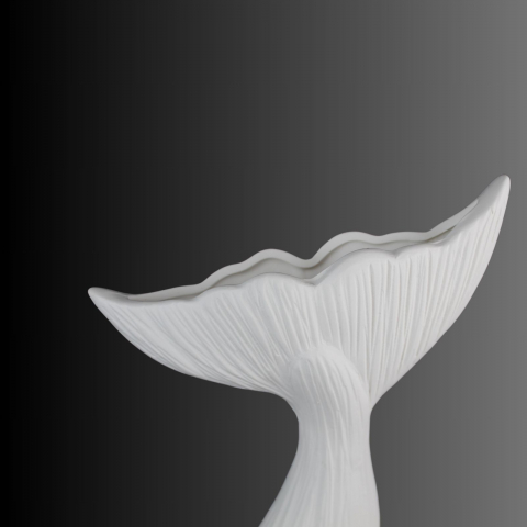Vaza Whale Tail [1]