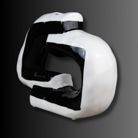 DUALITY, vazǎ decorativă cu design contrastant alb negru [2]