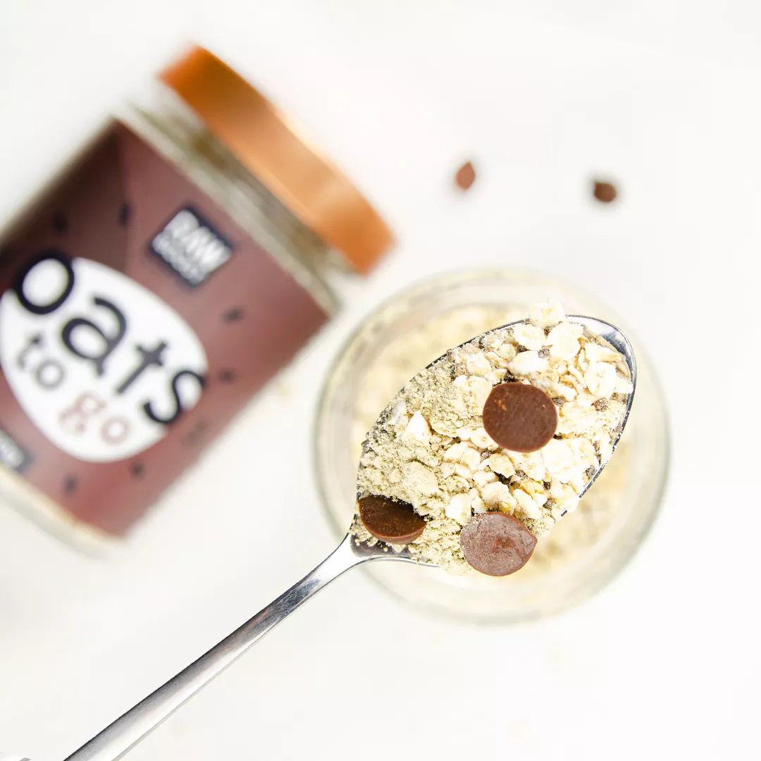 Oats To Go - Dark Chocolate ECO (Deliciu de ovăz cu semințe de chia, pudră de curmale și ciocolată neagră intensă) pentru iubitorii de ciocolată ,110g [3]