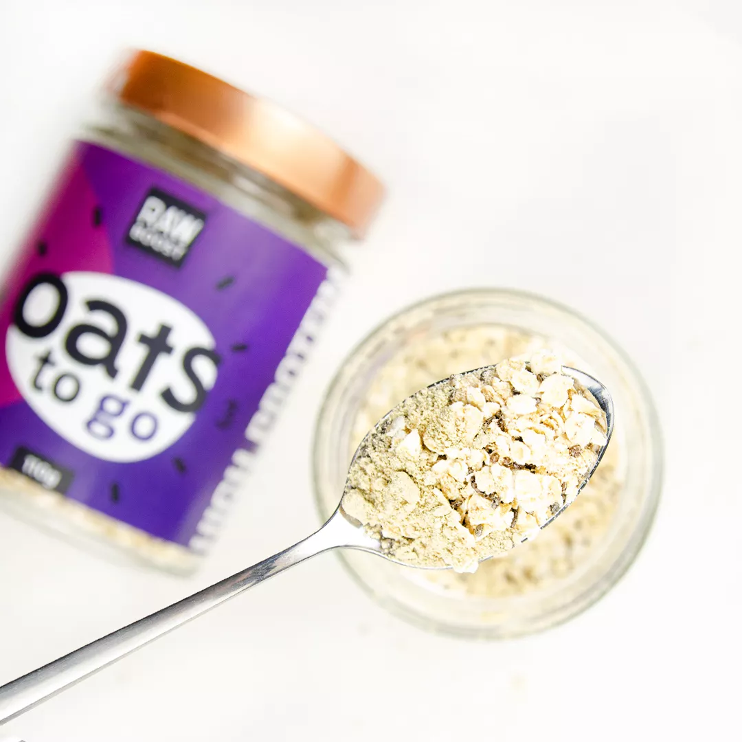 Oats To Go - High Protein ECO (Deliciu de ovăz cu semințe de chia, pudră de curmale și conținut sporit de proteine) pentru energie maximă ,110g [2]