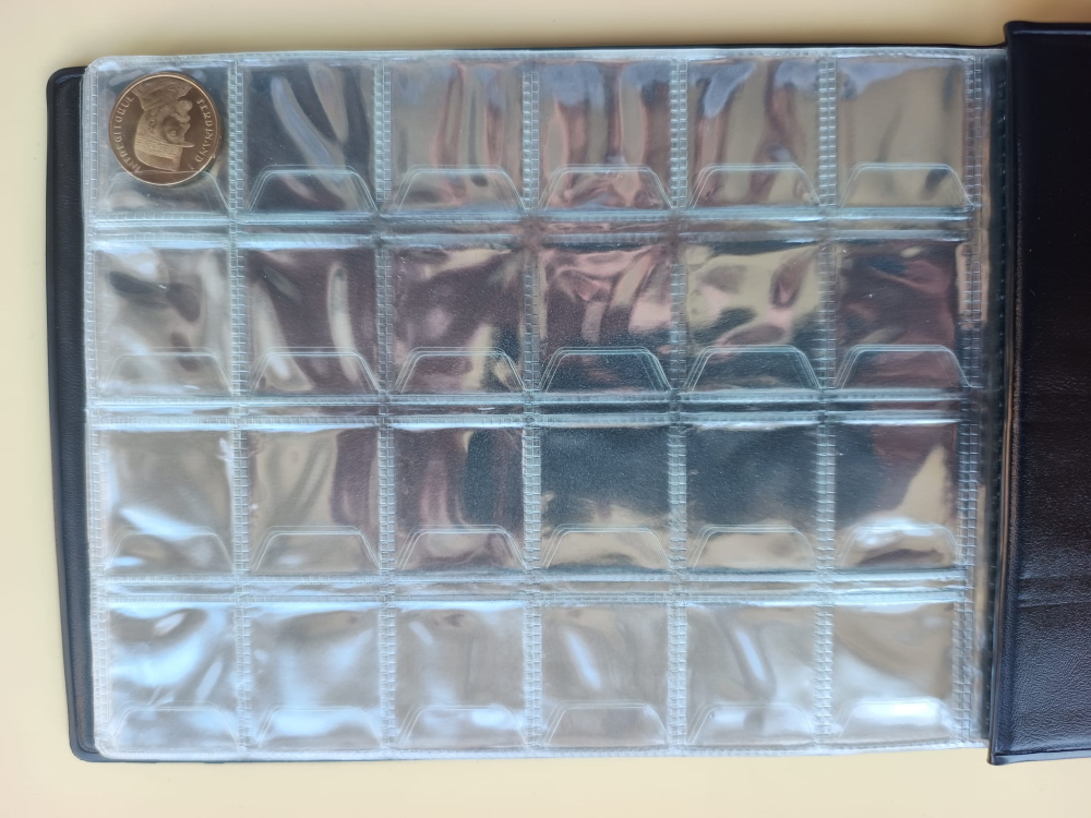 ALBUM PENTRU MONEDE 240 LOCASURI MAX 25 mm [4]