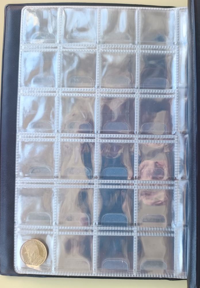 ALBUM PENTRU MONEDE 300 LOCASURI MAX 40 mm [4]