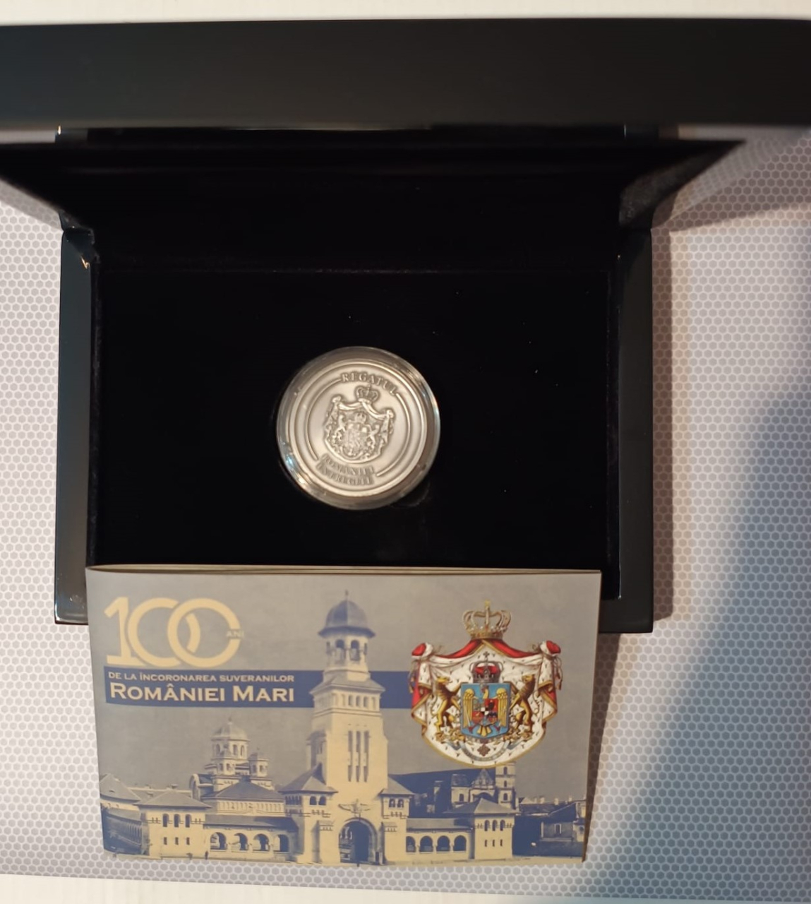 MEDALIA 100 DE ANI DE LA INCORONAREA SUVERANILOR ROMANIEI MARI [3]