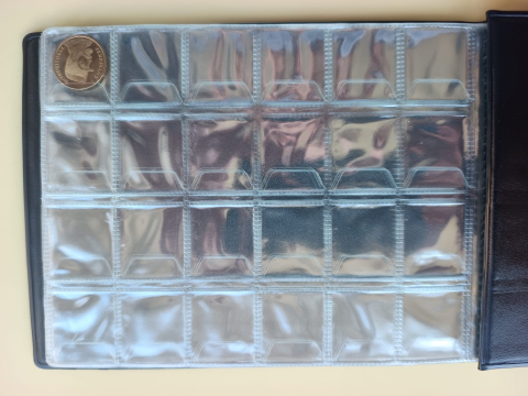 ALBUM PENTRU MONEDE 240 LOCASURI MAX 25 mm [3]