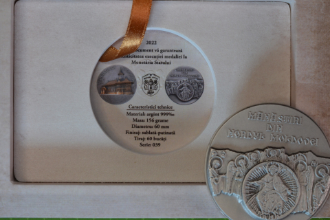 MEDALIA SUCEVITA – „VERDE DE SMARALD” [3]