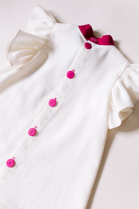 Rochie Fetite din In Ivory cu Fundă și Nasturi Fuxia [4]