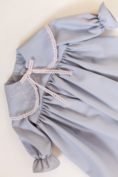 Rochie gri din lana guler detasabil broderie fluturi [4]