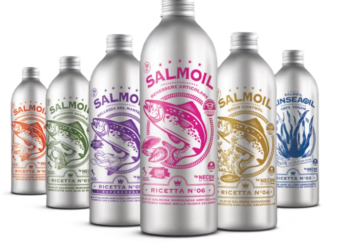 Ulei Somon 500ml cu rol  suplimentar in tratarea afectiunilor intestinale la caini si pisici ,  prin incorporarea de plante aromatice rozmarin ,cuisoare si turmeric in compozitie [2]