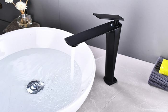Baterie lavoar montare blat, negru mat [2]