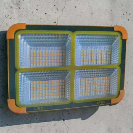 BECURI,CORPURI SI SURSE ILUMINAT - LAMPA SOLARA -B ptr perete (cu magnet)