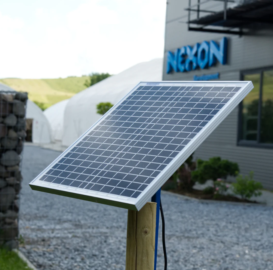 NEXON 20W Napelem töltésszabályzóval és tartóval [2]