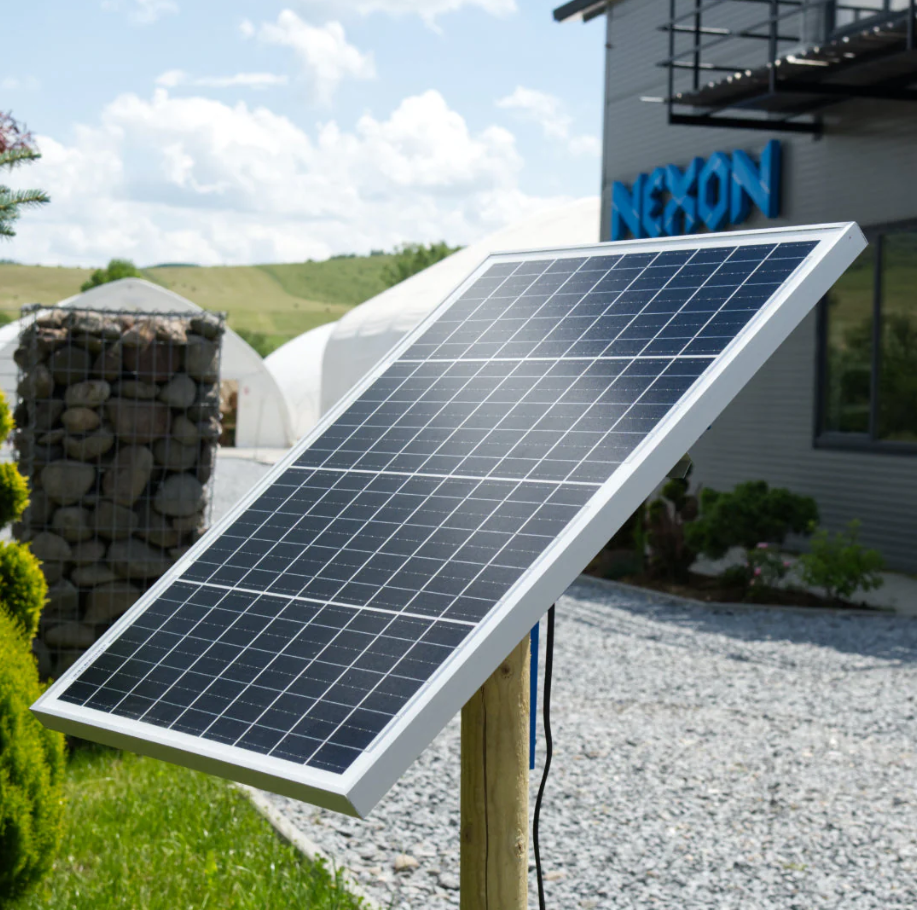 NEXON 50W napelem töltésszabályzóval tartóval [4]