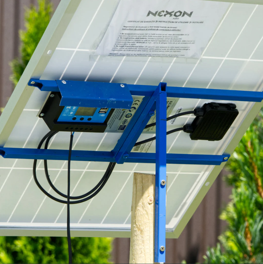 NEXON 50W napelem töltésszabályzóval tartóval [3]