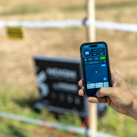 NEXON PYRAMID 10J GPS hordozható villanypásztor napelemmel és akkumulátorral [4]
