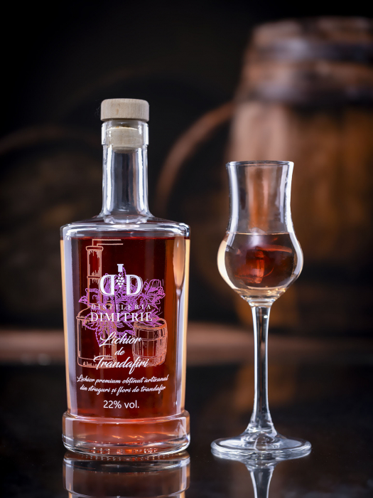 Lichior de trandafiri [2]