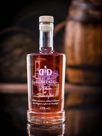 Lichior de trandafiri [2]