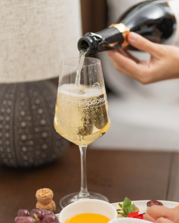 PROMOȚIE „5+1 GRATIS” LA SECRÉTE CHARDONNAY & VIORICA [3]