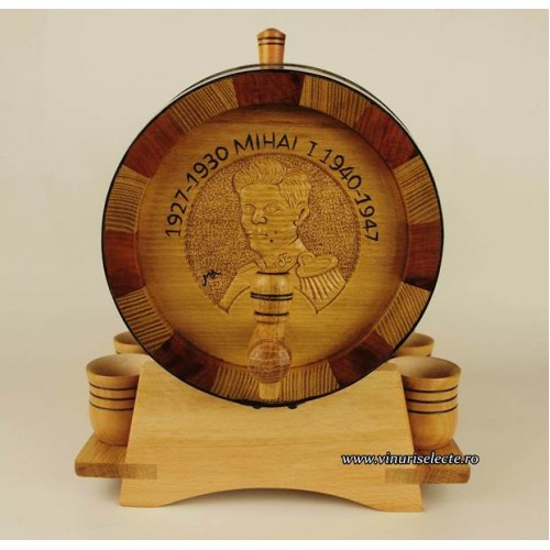 Butoias din salcam pentru tuica si rachiu sculptat cu bustul Regelui Mihai I [2]