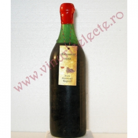Vin Rosu - Babeasca Neagra 1983 Nicoresti in cutie lemn