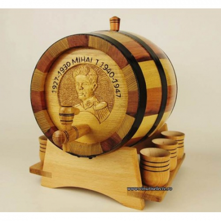 Ambalaje vin - Butoias din salcam pentru tuica si rachiu sculptat cu bustul Regelui Mihai I
