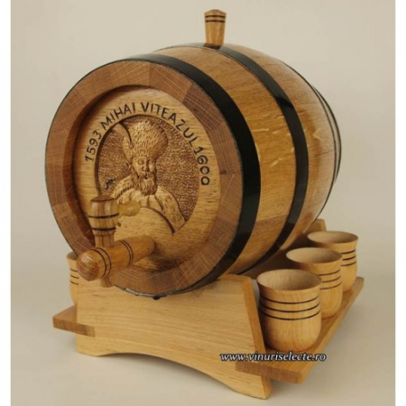 Ambalaje vin - Butoias din stejar pentru vin sculptat cu bustul Domnitorului Mihai Viteazul