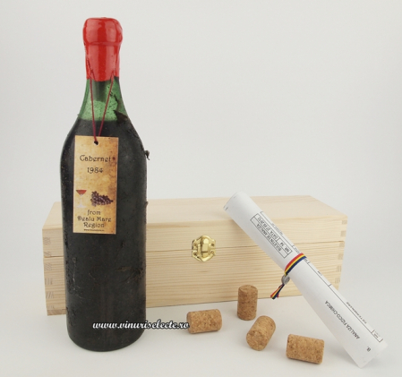 Tipuri de Vin - Cabernet Sauvignon 1984 Dealu Mare in cutie lemn