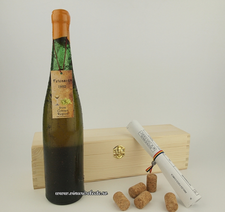 Vin Alb - Feteasca Alba 1982 Cotnari in cutie lemn