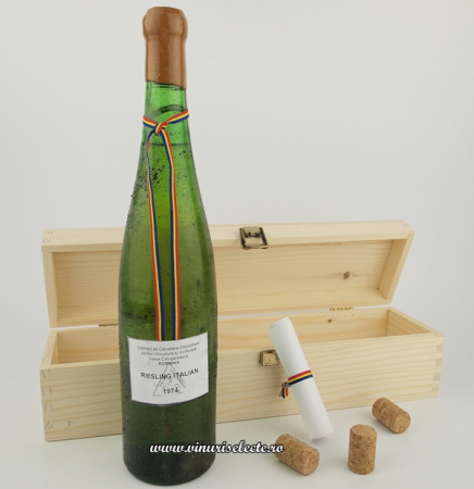 Vin Alb - Riesling Italian 1974 Valea Calugareasca in cutie lemn